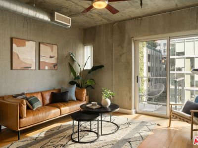 645 W 9th St APT 524