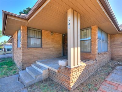 1201 NE 45th St