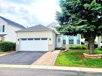 Property at 1475 Larkspur Ct, Romeoville, IL