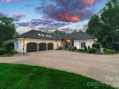 9128 Shorewood Pl