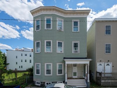 8 Roach St