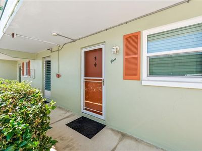 200 Valley Stream Dr #B-5