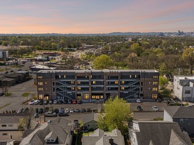 1077 E Trinity Ln APT 201