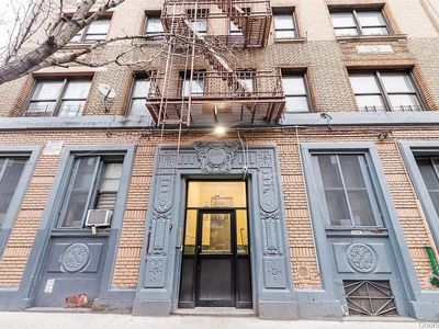 950 Hoe Avenue #2B