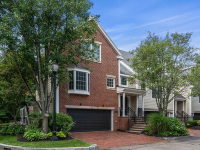 344 Boylston St APT A
