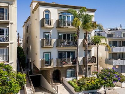 11840 Dorothy St APT 302