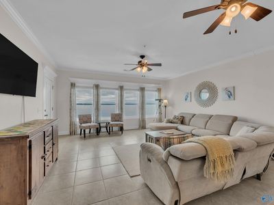 5590 Bay Village Dr APT 210