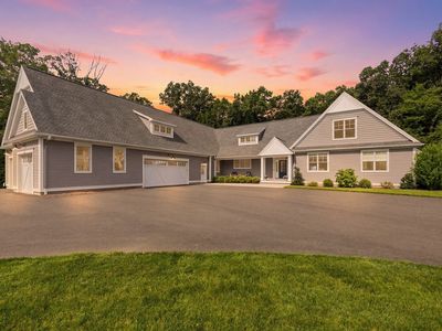 82 Churchill Dr
