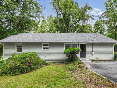405 Lakeshore Dr