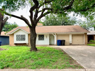 6834 Brookvale