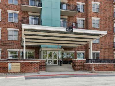 9355 Irving Park Rd APT 401
