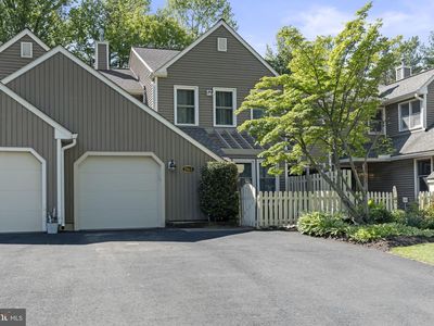 1563 Applewood Cir