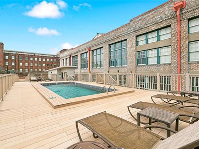1111 S Peters St APT 217