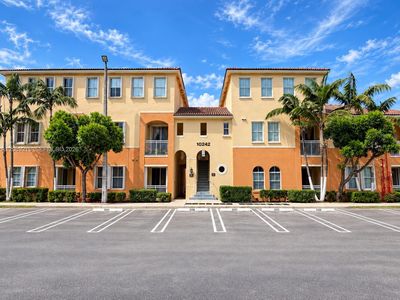 10242 NW 7th St Unit 203
