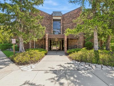 925 Spring Hill Dr APT 102