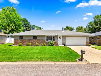 131 E Jadewood St