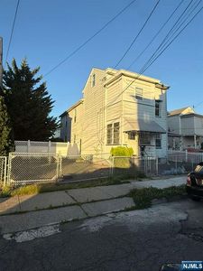 53-55 Henderson St