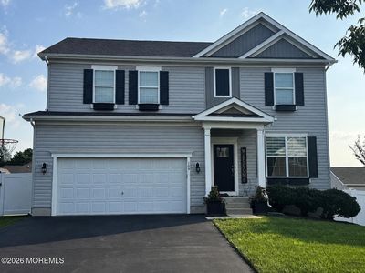 109 Hawthorne Lane