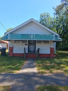 1711 Lansing Ave