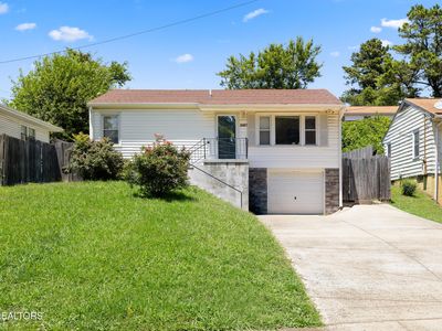 2407 Cecil Ave
