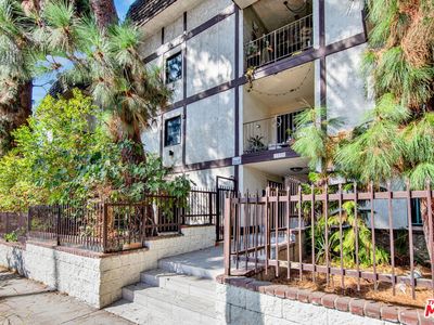 1559 Winona Blvd #D-2