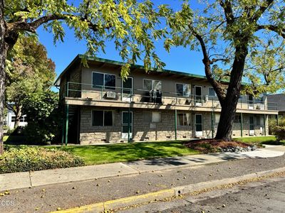 302 SE K St