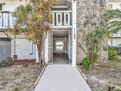 1140 NE 191st St #25