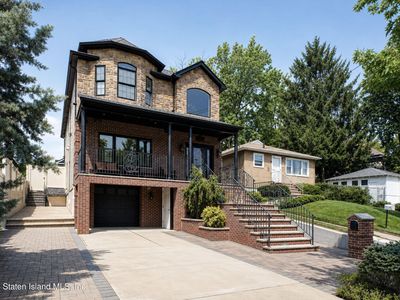 16 Stuyvesant Ave
