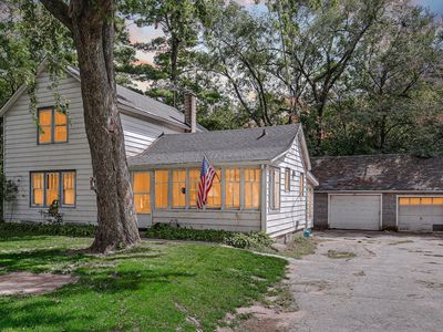 2201 Thornton Lansing Rd