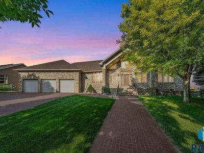 6301 S Grand Prairie Dr