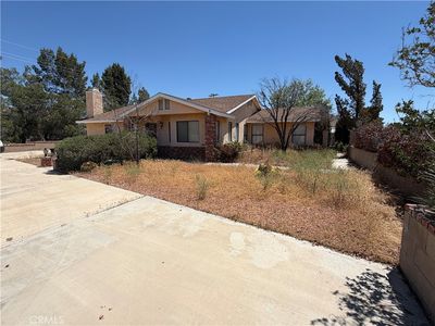 15976 Acoma Rd