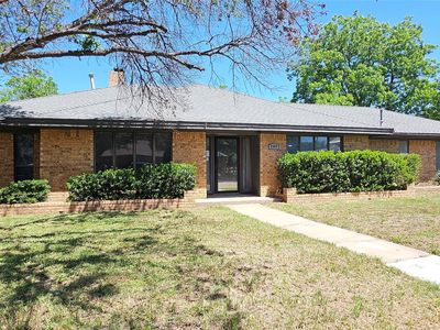2550 Meadow Lake Dr