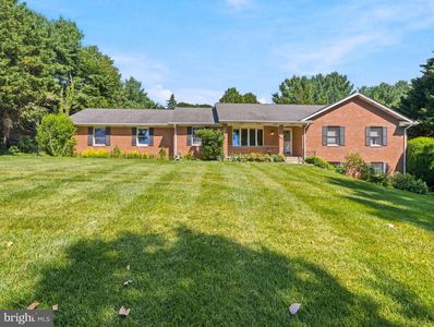 5212 Ernie Ln