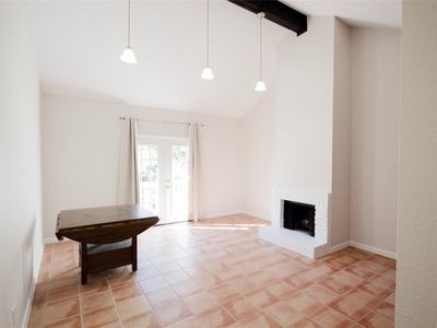 2100 Tanglewilde St APT 428