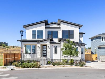 592 Central Park Cir