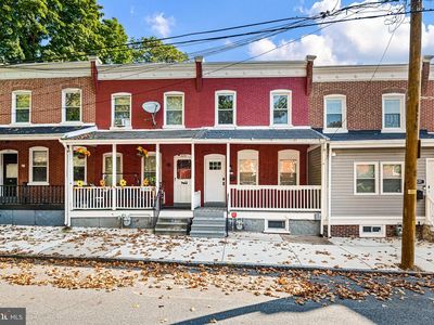 223 W 22nd St