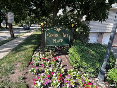 200 Central Park Pl