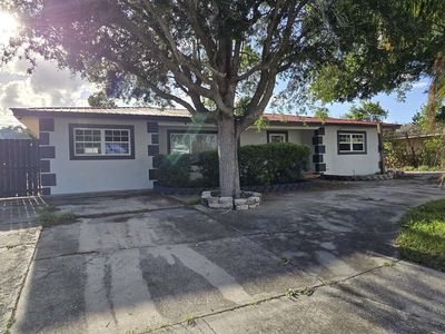 833 Sherwood Dr