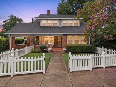 87 Hillcrest Dr