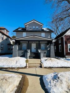 606 Clarendon Ave NW