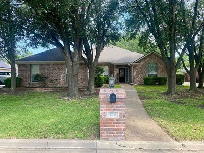 216 E Chapman Rd
