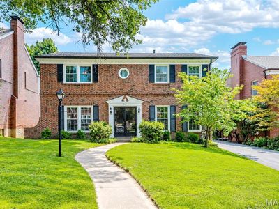 8016 Davis Dr