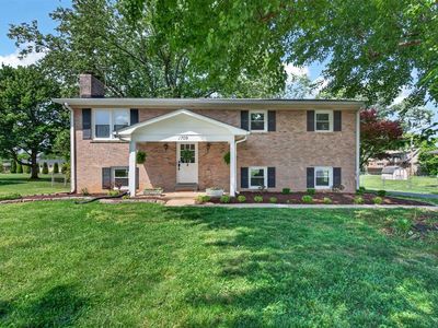 1709 Lennox Way