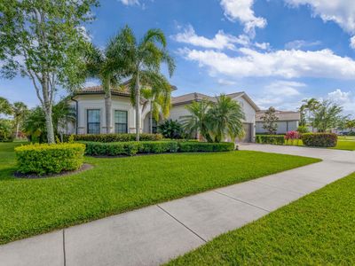 532 Sonoma Isles Circle