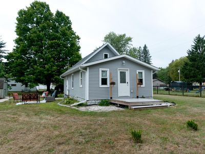 900 W Poplar Ave