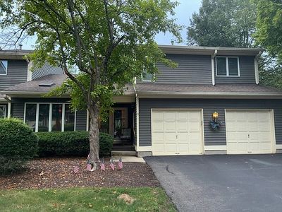 12 Greenbriar Ln