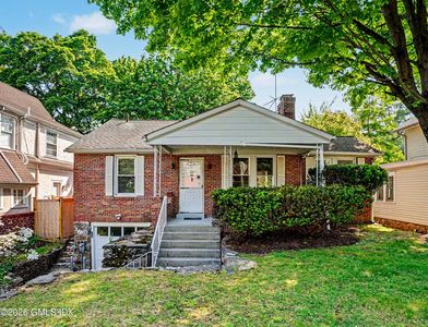 33 Sound Beach Ave