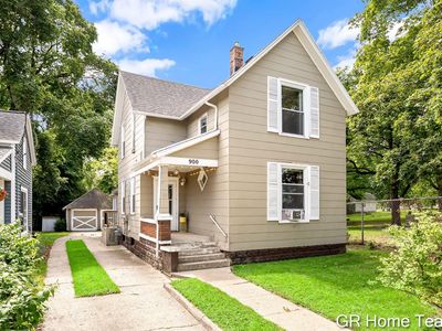 900 Fountain St NE