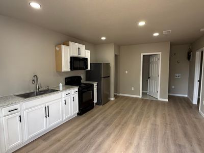 144-146 Claire Ave N