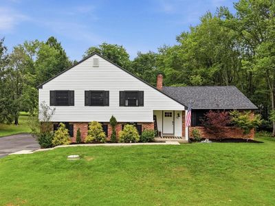 19 Elaine Dr